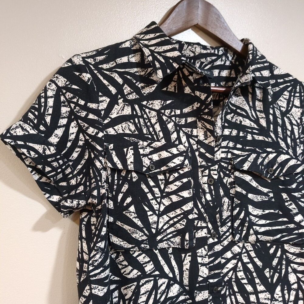 Banana Republic Black and White Leaf Print Midi Dress - Picture 2 of 9
